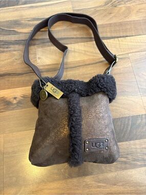 Y2K UGG Australia brown shearling lined suede crossbody purse